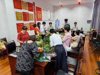 邮政储蓄银行福州市斗门支行举办“邮爱如花与爱同行”插花沙龙 致谢客户暖人心