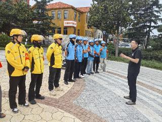 青岛西海岸新区辛安街道组建骑手联盟，为民族团结进步注入“新”力量