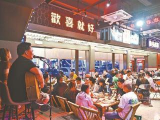 饭桌旁“加戏” 厦门部分餐饮商家创新引流方式