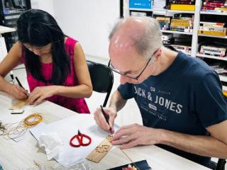 【西图·全龄课堂】“金丝传古韵 一线妙生花”青少年掐丝手作体验课成功举办 扫码阅读手机版