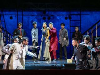 以“选择”解读经典——北京人艺《哈姆雷特》首演