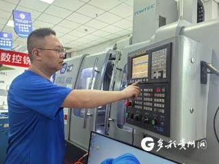 匠心筑梦 数控铣工黄鹏的技艺人生