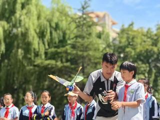 夯实科技强国基础，临沂柳青苑小学开展“科学家精神进校园”活动