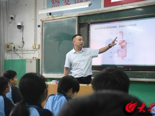 市级名师风采展播丨成武县实验中学康思林：多维深耕育桃李，匠心奉献谱华章