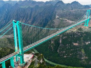 峡谷深处创业潮涌！世界第一高桥为当地群众带来致富新机