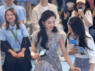 “女性的裙摆也可以保护女性”！刘诗诗暖心善举尽显女性力量