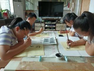 墨香润童心 笔尖传雅韵——济南高新区航空小学五年级二班开展“伙伴+”成长共同体活动