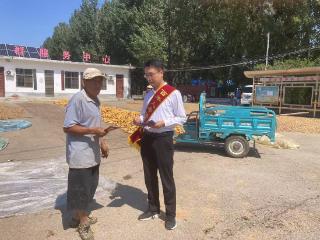 百年人寿济宁中支开展“金融防诈下乡 筑牢安全围墙”特色宣传活动
