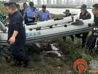 三名男子大沽河钓鱼被困河中央 胶州蓝天救援队紧急救援脱险