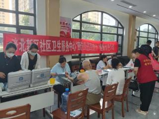 李营街道凤苑社区开展“爱心义诊进社区”主题活动