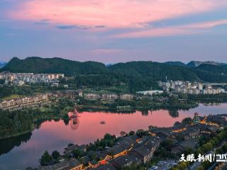 丹寨T台秀非遗之美点亮万达小镇