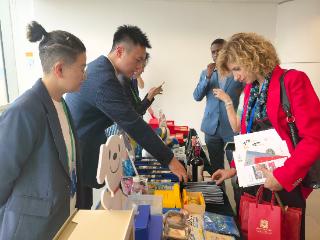 从“全球购”到“文化桥”：跨境电商成中外文化交流新纽带