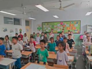 妙笔绘锦绣赞祖国 莱山区实验小学开展国庆主题活动