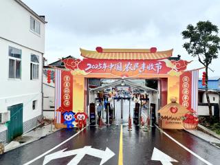 非遗草编惊艳丰收节 平度新河擘画“编艺侨乡”新画卷——丰收节上的“新河巧手”编织乡村振兴与文化交流的华章
