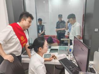 惊险8分钟！工行六枝支行联手警方成功堵截诈骗，守护老人十万养老钱