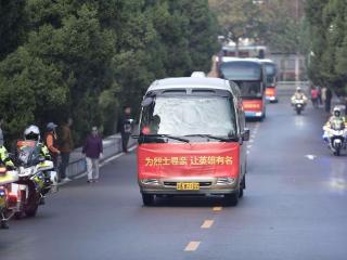 济南市为2025年寻亲成功济南战役无名烈士举行立碑仪式