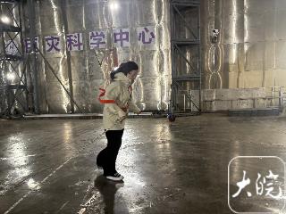 “8级风睁不开眼 9级风行进艰难” 记者体验不同风力的威力