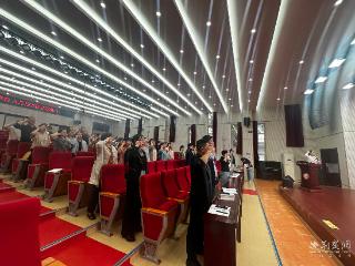 “乐雅红先锋”引领 东湖路学校主题党日走深走实