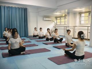 辅导员工位搬进宿舍楼！武汉商学院“下沉式”育人呵护学生成长