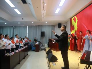 旋律淬初心 歌声铸信仰：济南市天桥区无影山街道成功举办迎国庆音乐党课