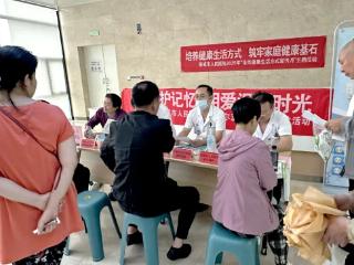 服务群众丨多学科义诊守护记忆健康——荣成市人民医院开展阿尔茨海默病日公益行动