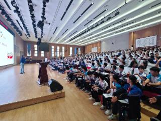 文明沟通润心田 育才中学讲座聚焦青少年人际和谐