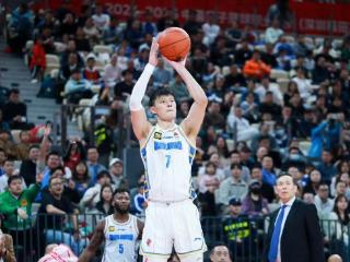 一纸合约可否筑万里鹏程？曾凡博签约篮网，有望出战NBA中国赛