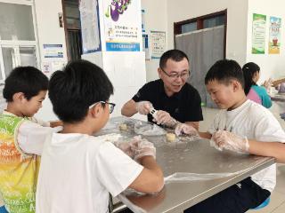 山东腾圣市政工程有限公司走进红光小学爱心慰问