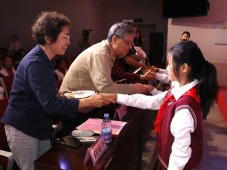 胶东孩子剧团薪火相传，红色思政课堂童心闪耀——烟台市文化馆“行走的美育课堂”走进西牟小学