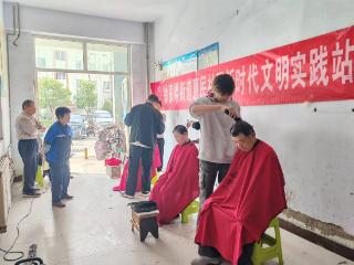 徐家楼街道惠民社区开展美好生活从“头”开始爱心义剪活动