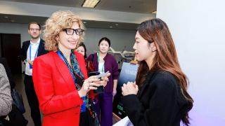 夸克AI眼镜获多名驻华使节点赞：实时翻译促进沟通，展现中国AI创新能力