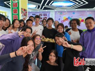 石家庄市新华区：巧手做月饼 温情迎中秋