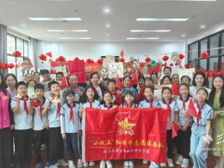 “一老一小”共促文化传承 育才华岭小学师生感悟民俗魅力