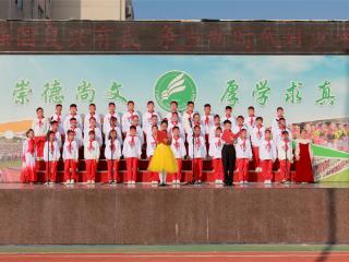 童心向党歌飞扬 七十六载谱华章——东营市东营区第三中学举办合唱比赛