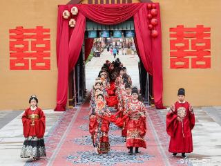 乐陵：集体婚礼演绎“中式”浪漫喜迎佳节
