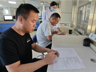 牡丹区中医医院职工组团献血 传递生命温度