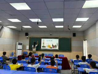 上饶广信区碧霞学校新教师过关课活动助力教学启航
