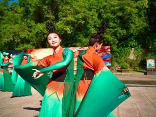 汉风微演艺+唐宋茶会+暖秋市集，双节锁定灵岩寺景区！