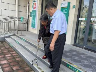 农行德州禹城市支行：驱车帮助特殊客户回家取证件