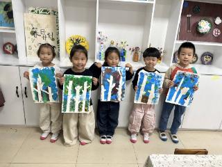 巧手探自然，童趣印秋色——东营市东营区牛庄镇中心幼儿园开展特色美育活动