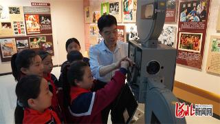 记者走基层|馆藏老胶片 光影忆峥嵘 记者走基层|馆藏老胶片 光影忆峥嵘