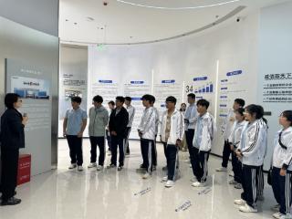 行走的生涯课——郑州经贸学院新生探秘格力，解锁生涯启蒙新体验
