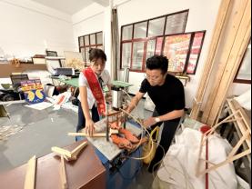 工行兴义兴泰支行精准赋能小微家具厂“智”造升级