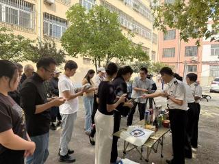 【社会主义核心价值观“五个融入”】济南市莱芜区凤城街道德盛园社区：联合海关进小区 辨别进口食品安全