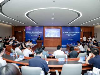全国首个人形机器人专属保险“机智保”在浙江宁波发布