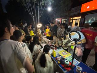让闲置物品“动”起来，欣锦苑社区跳蚤市场邀小掌柜“练摊”