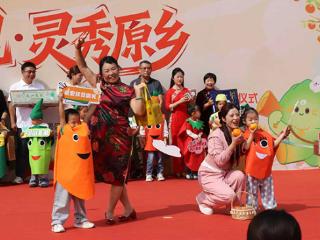 解锁“农文旅”融合发展新实践 采摘+摄影“寻美灵山 悠游原乡”