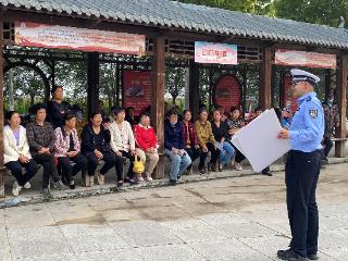 聊城市东昌府区交通管理大队开展交通安全宣讲活动