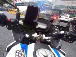 社会车辆为阜南误食水银患儿让出生命通道，交警铁骑护送就医