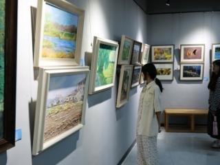 “丹青绘党情，墨韵颂乡兴” 主题艺术作品展开幕